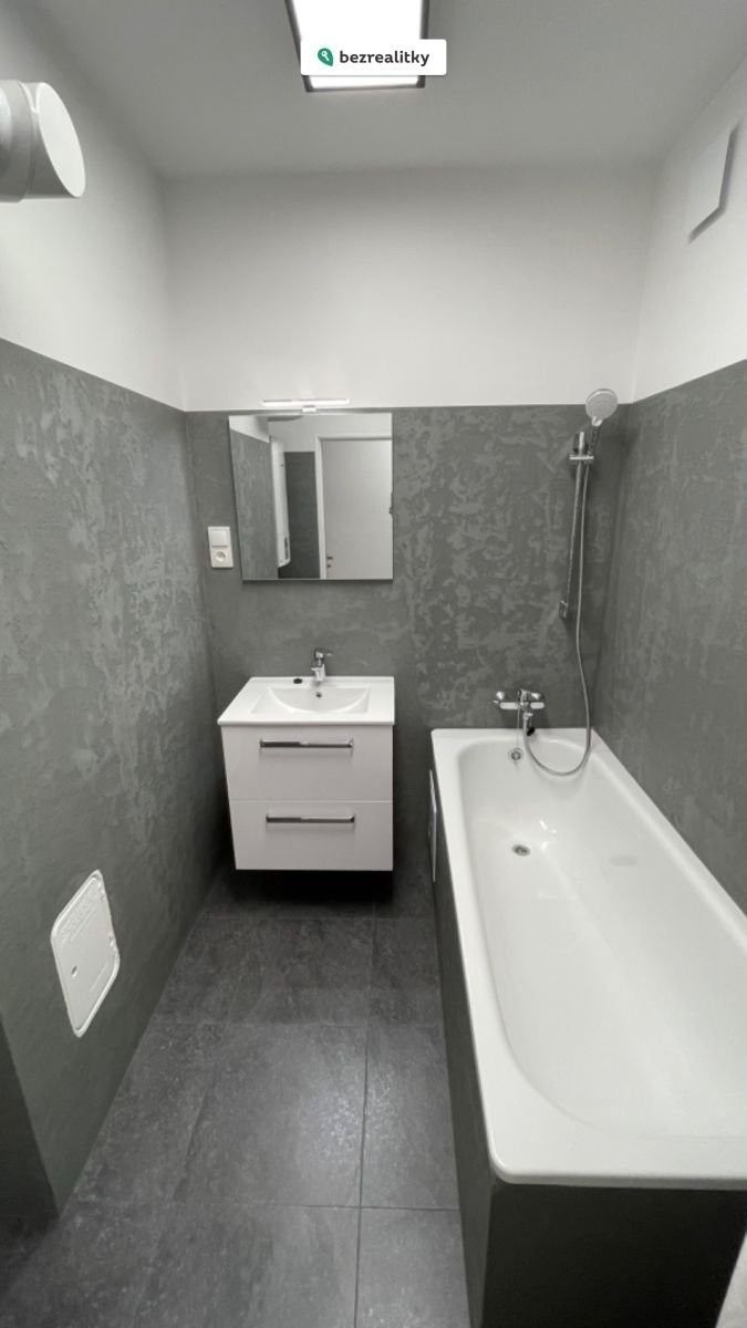 2+1, Spojovací 729, Sezemice, 58 m² - 2