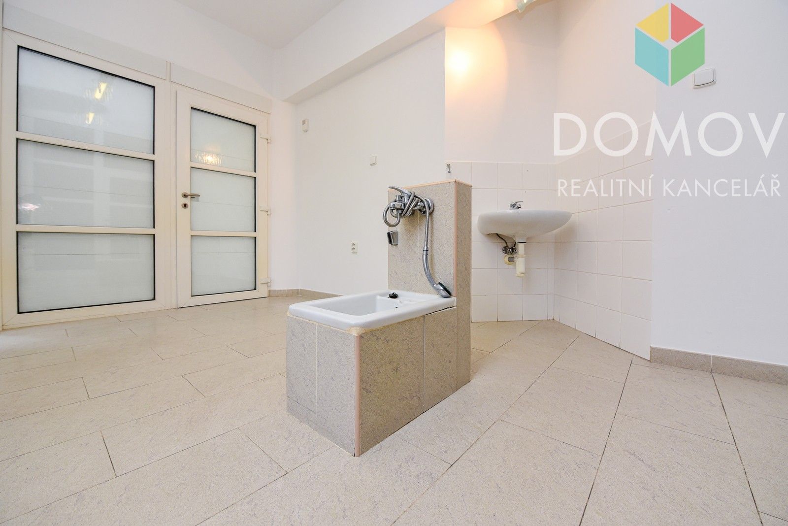 Pronájem obchodní prostory - Česká, Beroun, 12 m²