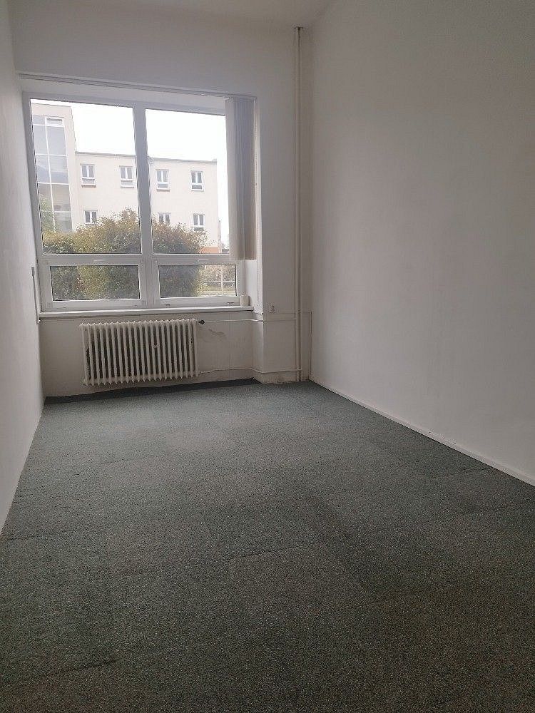 Pronájem kancelář - Pardubice - Zelené Předměstí, Pardubický kraj, 18 m² - 1