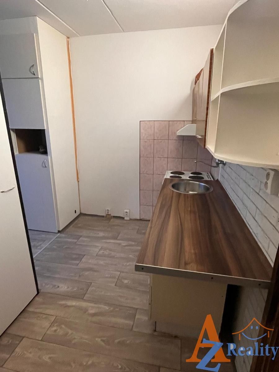 Pronájem byt 1+1 - Školní pěšina, Chomutov, 38 m²