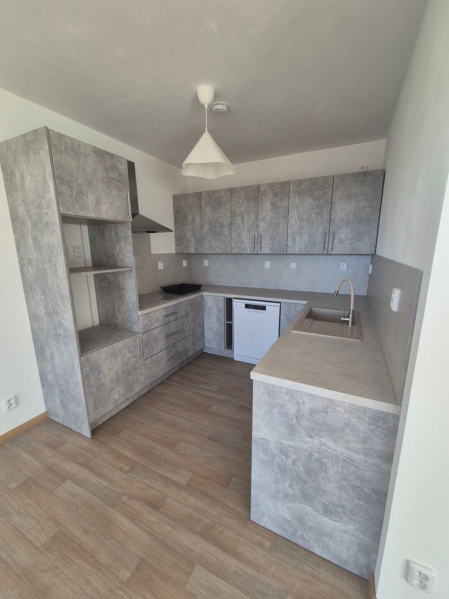 Pronájem byt 3+kk - Osvobození  , Stochov, 73 m²