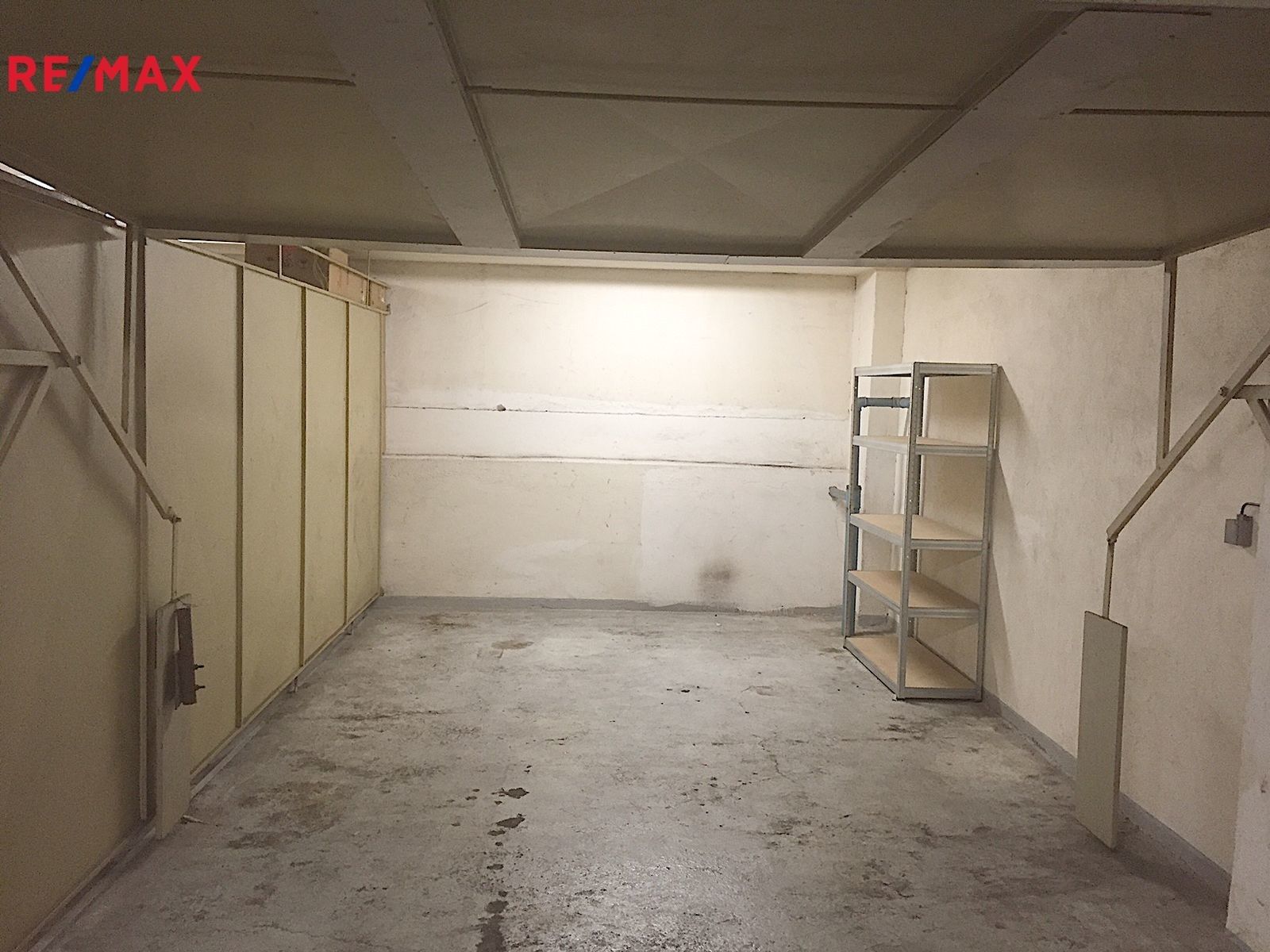 Pronájem garáž - K dolům, Praha Modřany, Česko, 18 m²