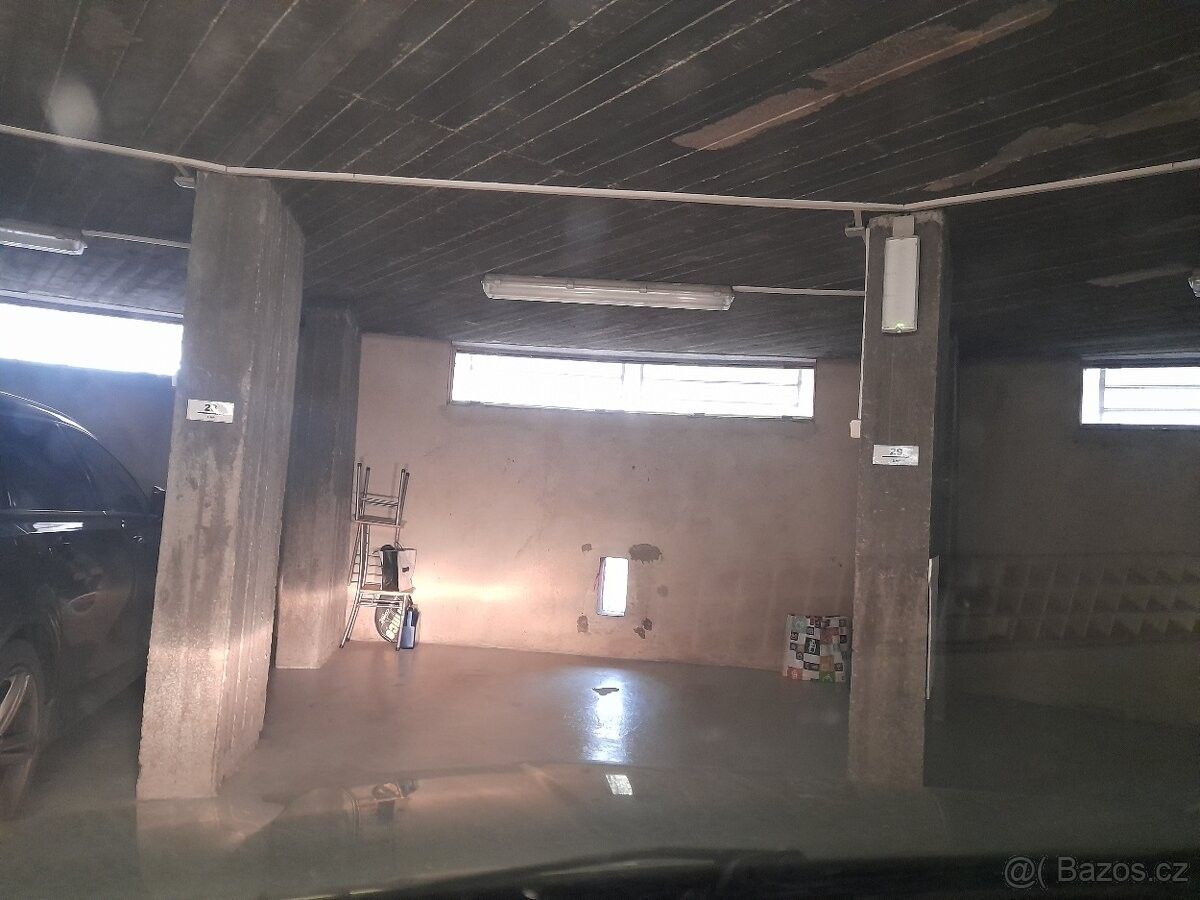 Pronájem garáž - Praha, 130 00