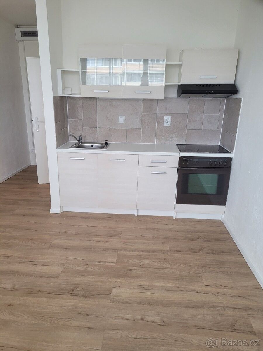 Pronájem byt 1+kk - Most, 434 01