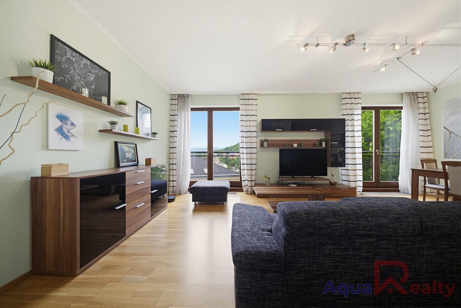 2+kk, Karlovy Vary, Karlovarský kraj, 70 m² - 2