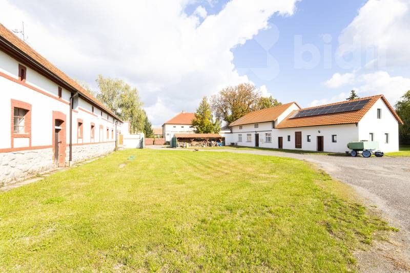 Zemědělské usedlosti, Polerady, 1 m²