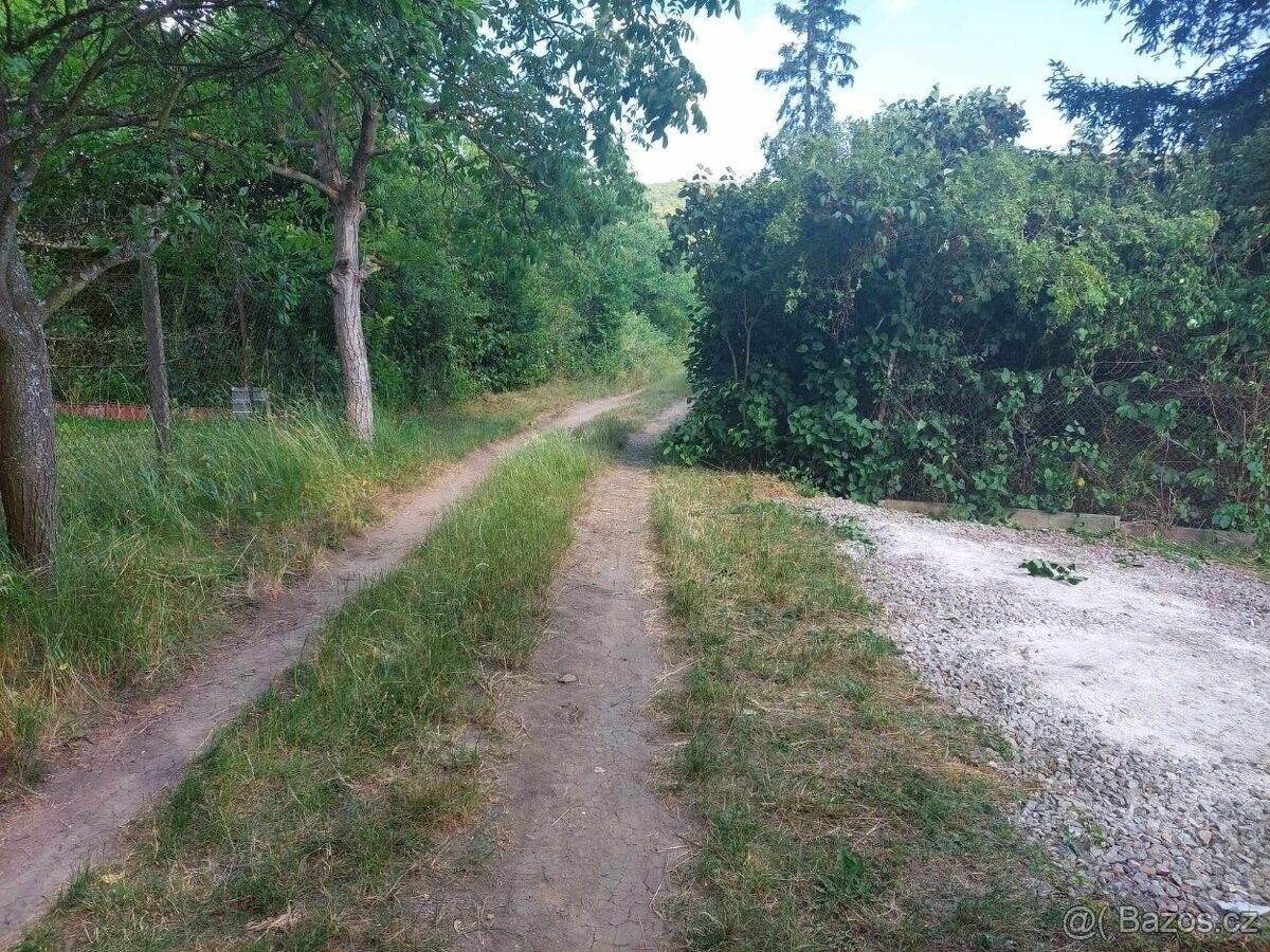 Zahrady, Hradiska, Brno, 907 m²