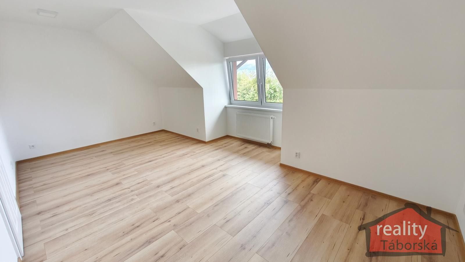 1+kk, Nupacká, Nupaky, 39 m²