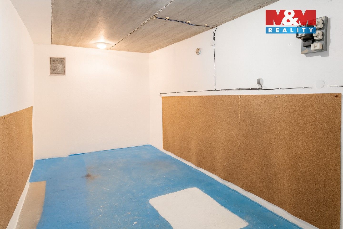 Pronájem garáž - Topolová, Nymburk, 15 m²