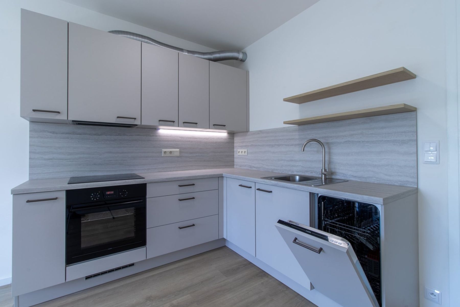 2+kk, Divíškové, Praha - Hlubočepy, 50 m² - 1