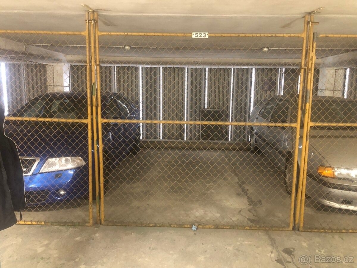 Garáže, Praha, 140 00