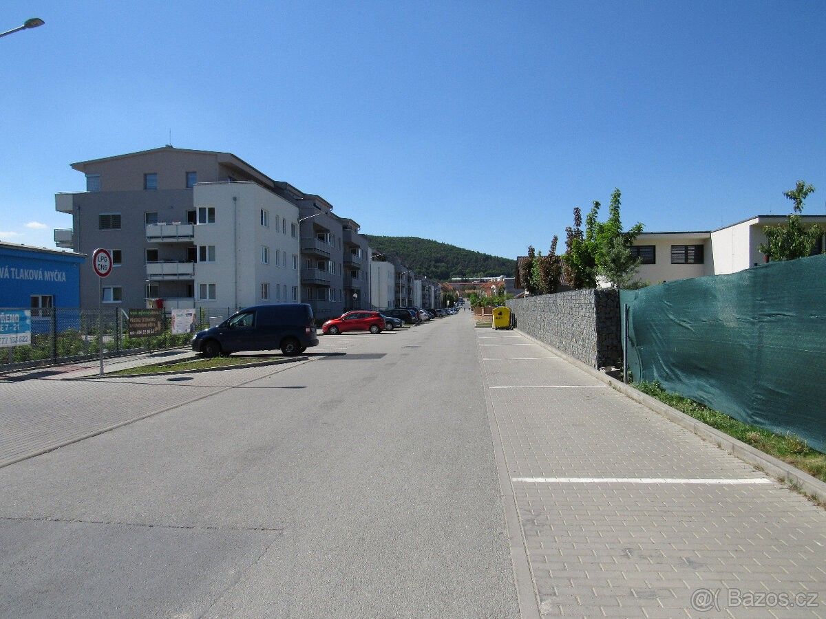 Byty, Tišnov, 666 01