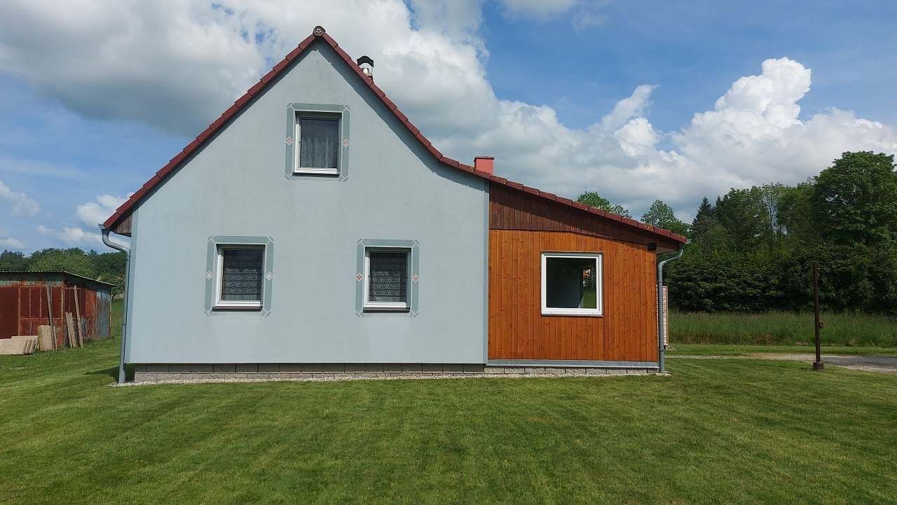 Chaty, Leština u Strmilova, Jihočeský kraj