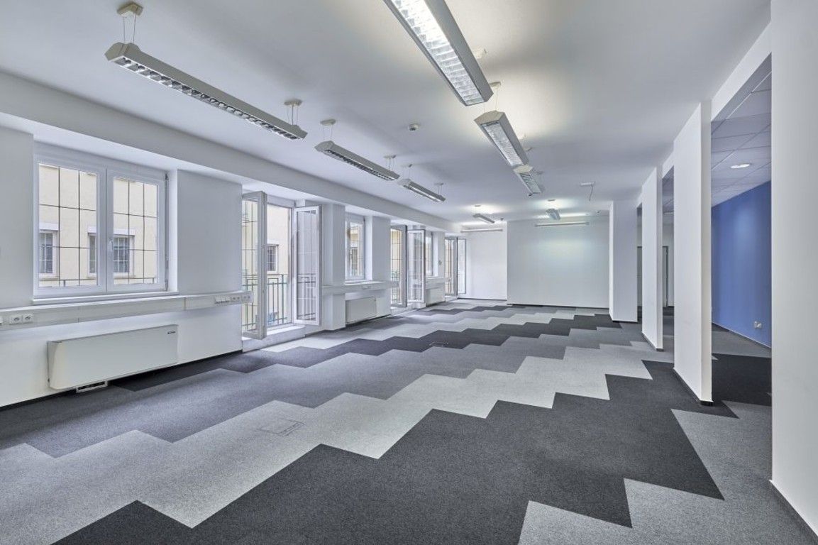 Pronájem kancelář - Soukenická, Praha, 401 m²