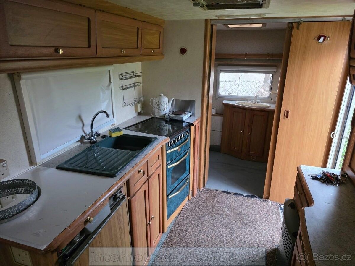 Restaurace, Praha, 143 00