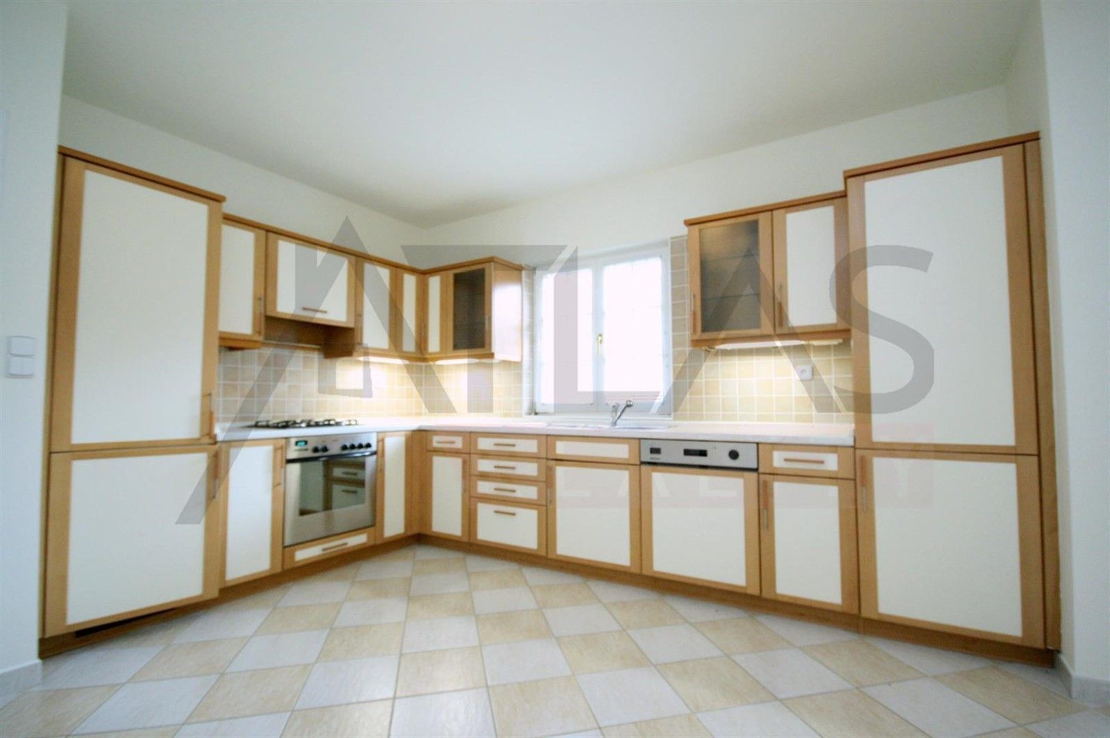 Pronájem rodinný dům - Nebušice, Praha, 221 m²