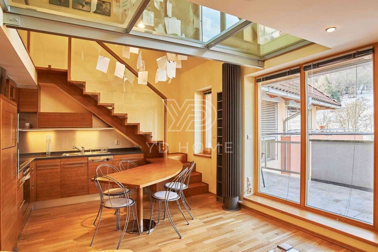 3+kk, Hellichova, Praha, 85 m²