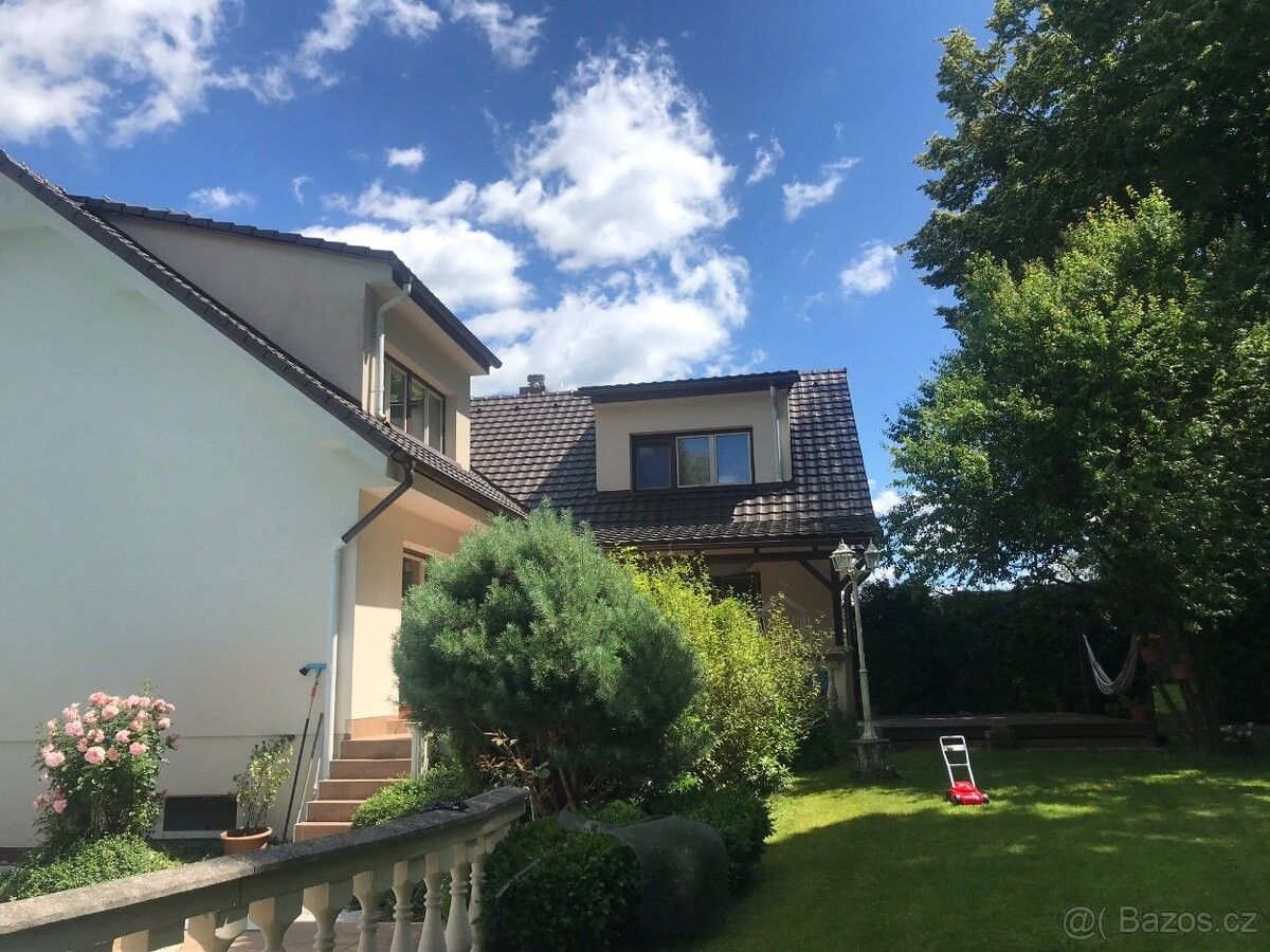 Prodej rodinný dům - Praha, 110 00