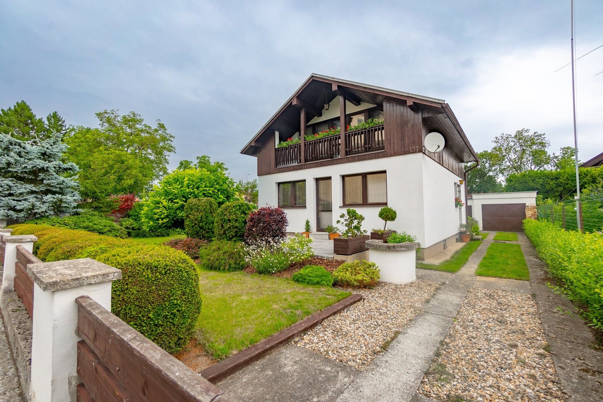 Rodinné domy, Křesín, 151 m²