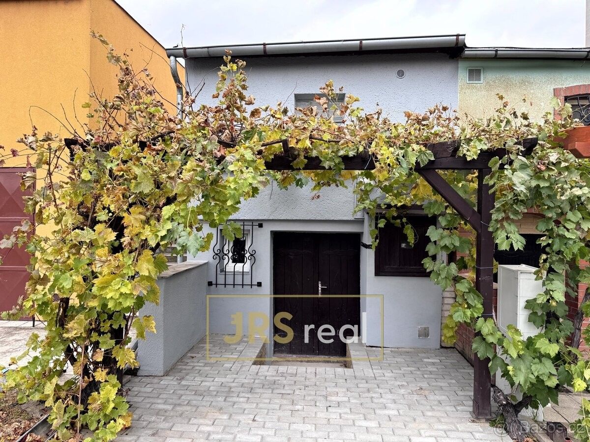 Prodej garáž - Hustopeče u Brna, 693 01