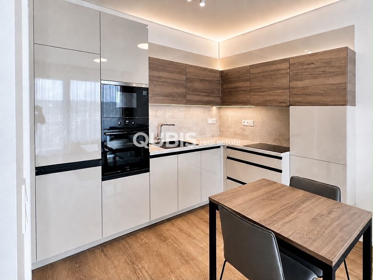2+kk, Karlín, Praha, 46 m² - 1