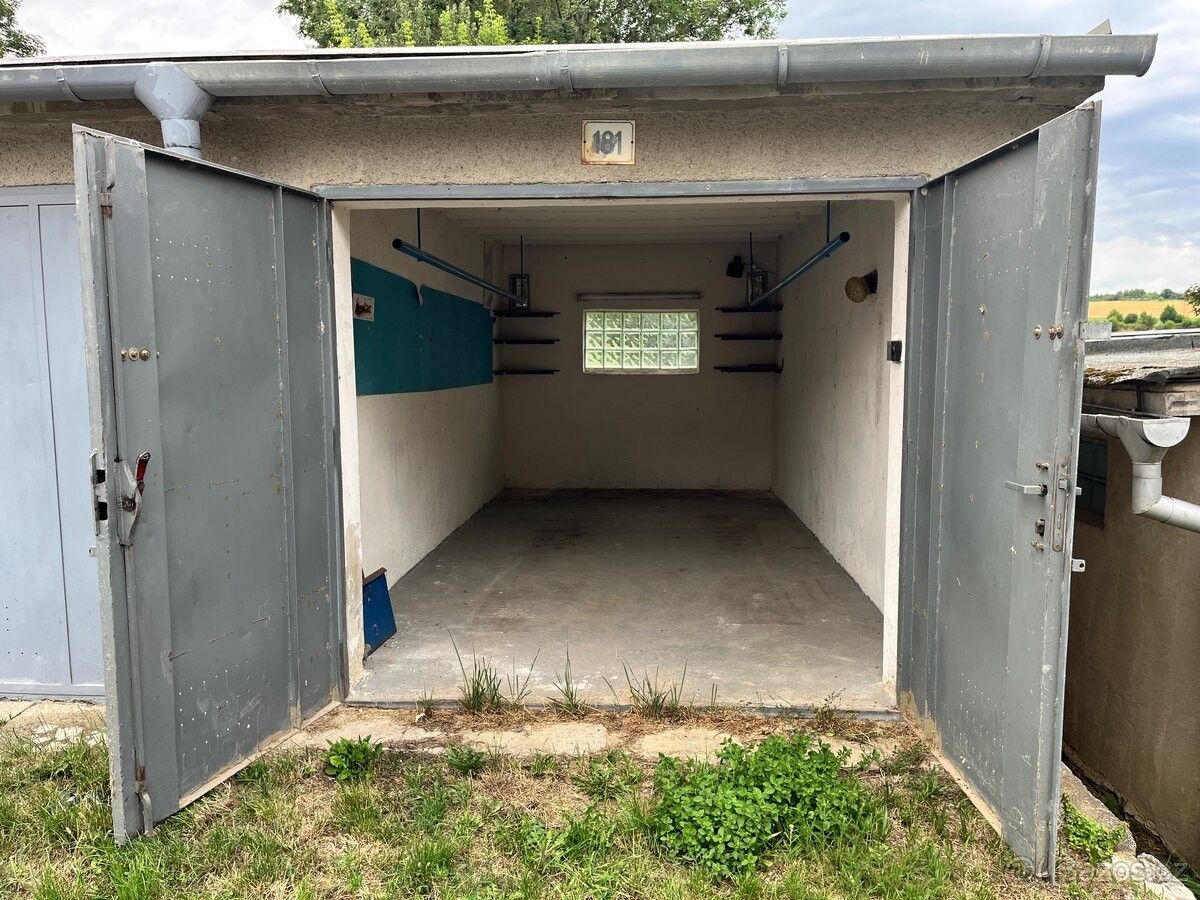 Garáže, Vyškov, 682 01