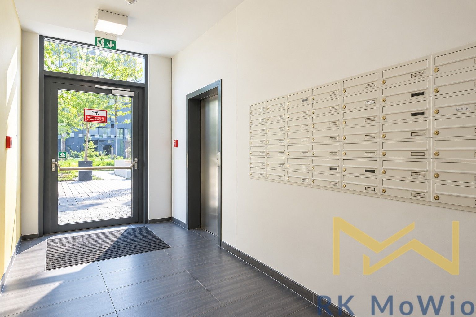 3+kk, Sokolovská, Praha, 92 m² - 2
