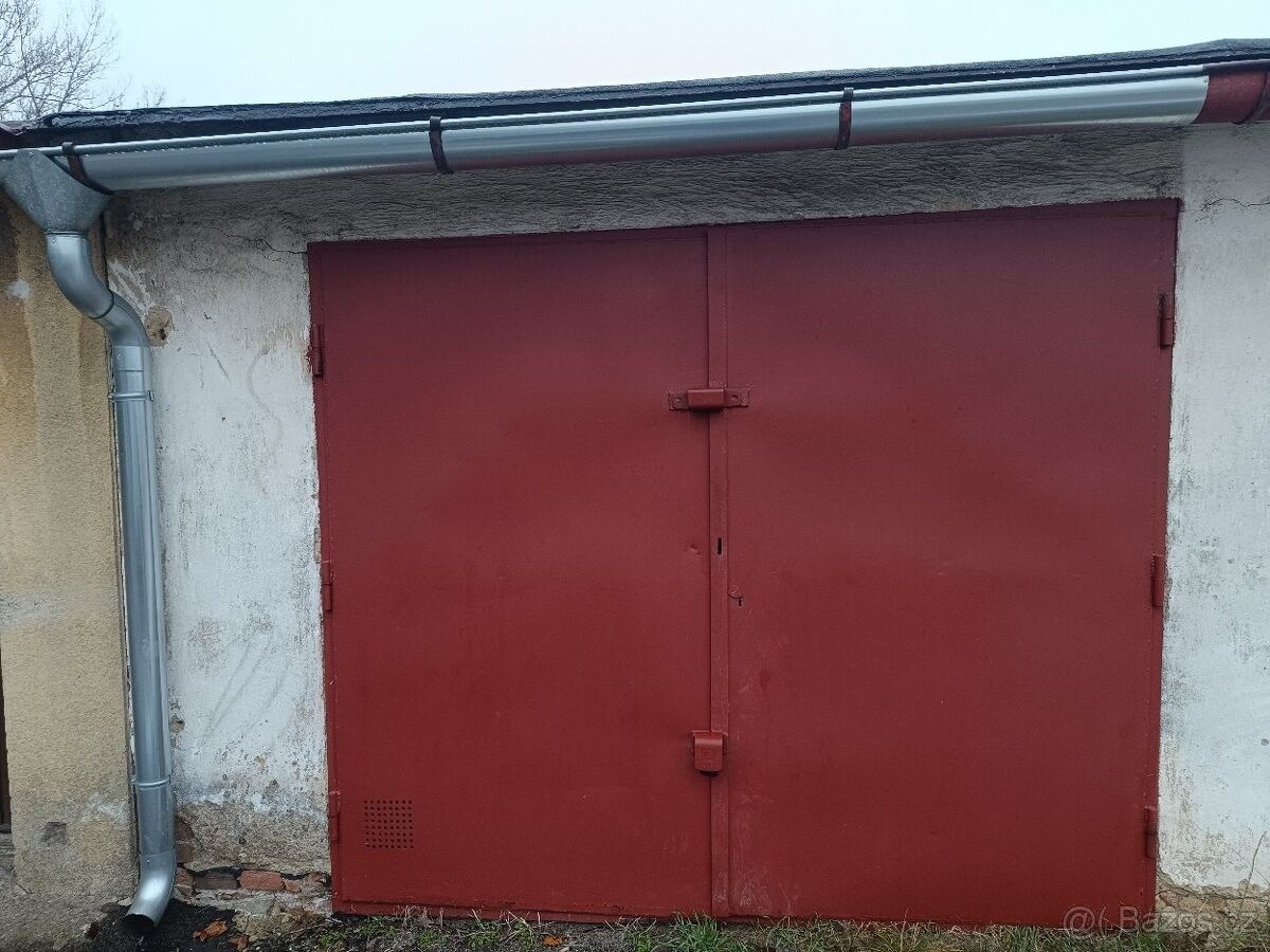 Garáže, Hradec Králové, 500 03