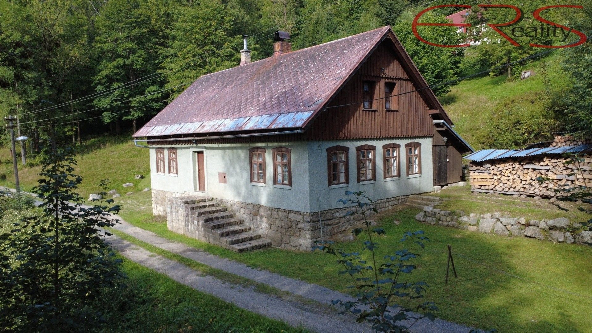 Rodinné domy, I, Desná, 187 m²