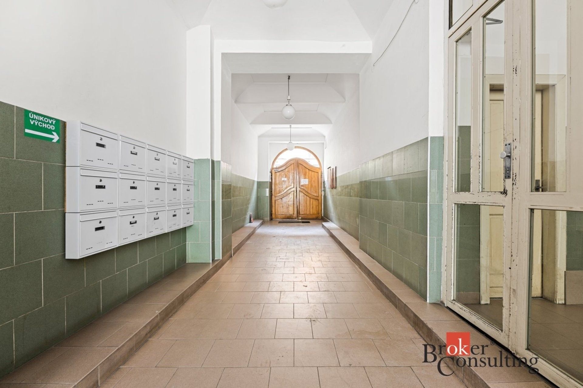Prodej komerční - Koněvova, Praha, 238 m² - 5