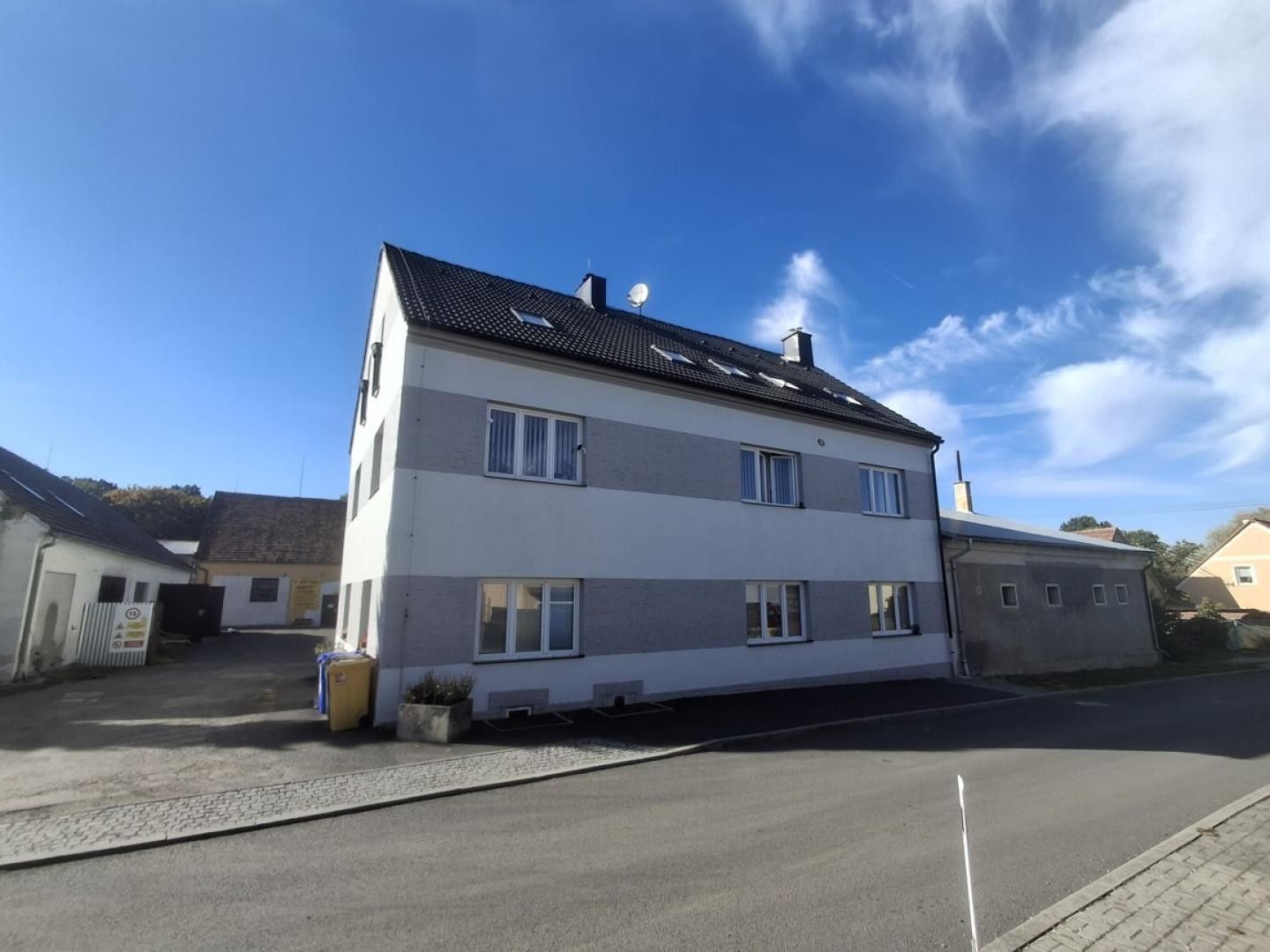 Prodej byt 2+1 - Cheb Horní Dvory, 55 m² - 2
