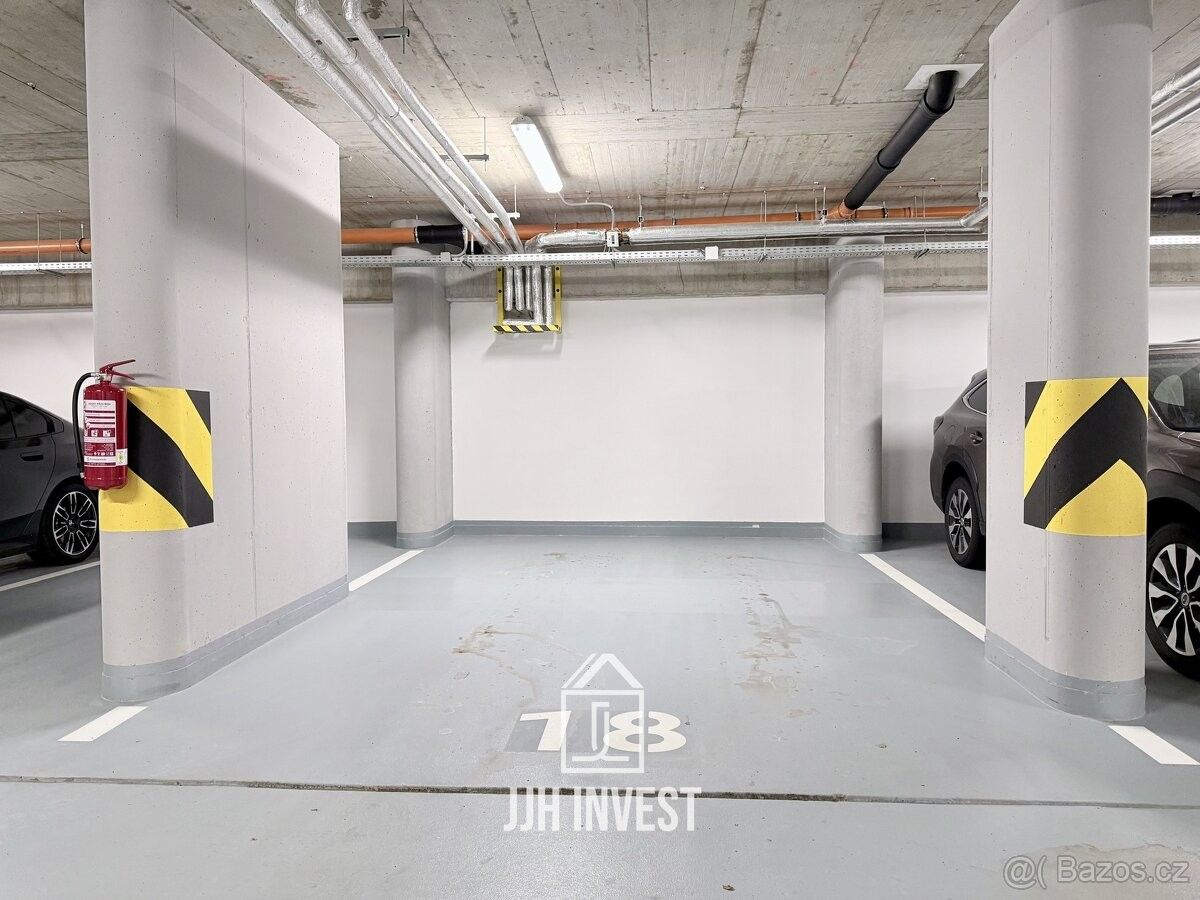 Garáže, Praha, 155 00