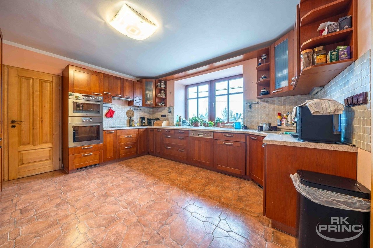 Prodej rodinný dům - Bratkovice, Černuc, 250 m²