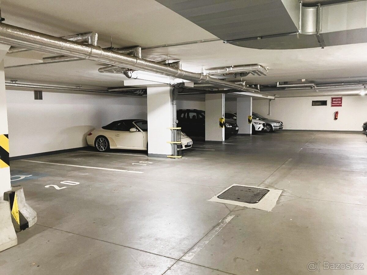 Pronájem garáž - Praha, 150 00