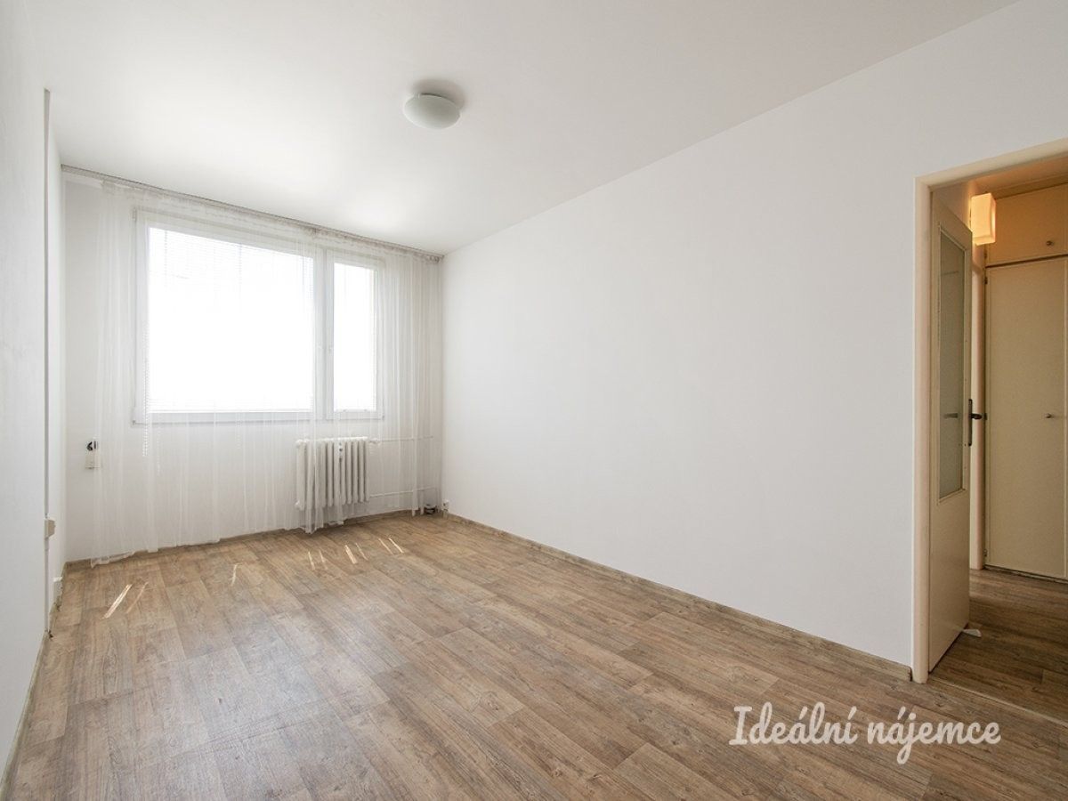 2+kk, V jezírkách, Praha, 42 m² - 1