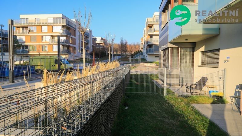 Pronájem byt 1+kk - Praha, 32 m²