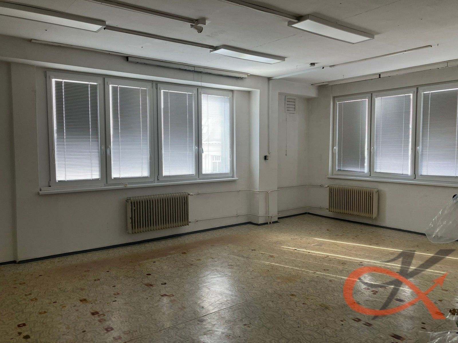 Sklady, Poděbradovo nám., Prostějov, 87 m²