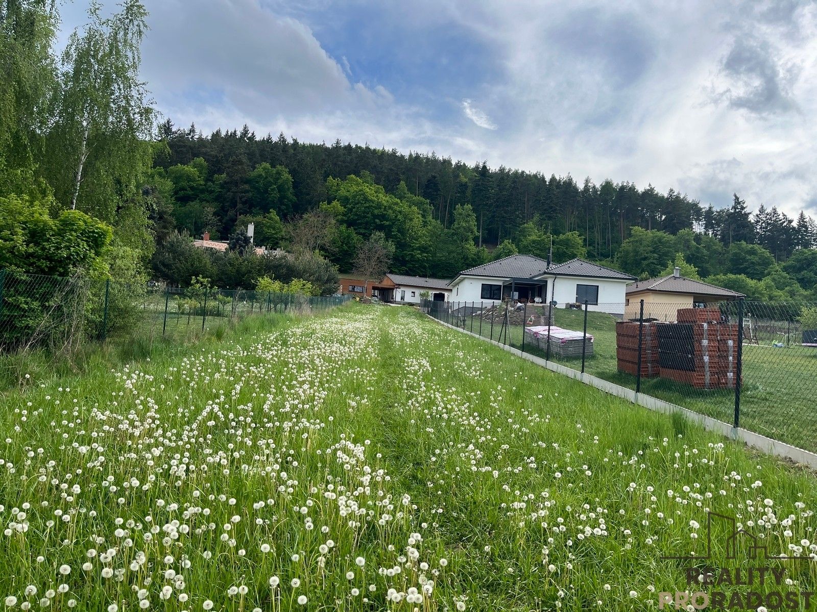 Pozemek pro bydlení, 814 m²