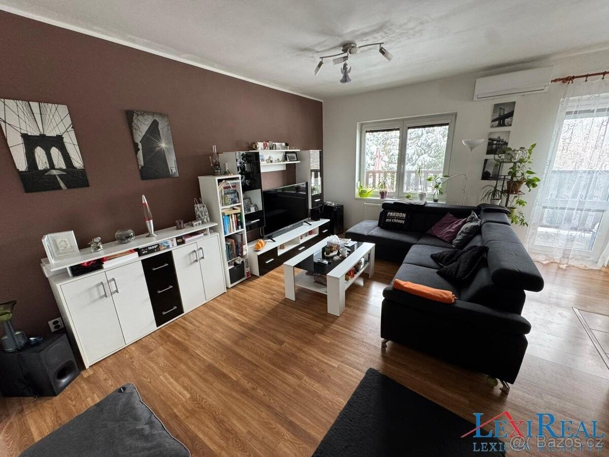 Prodej byt - Úžice u Kralup nad Vltavou, 277 45