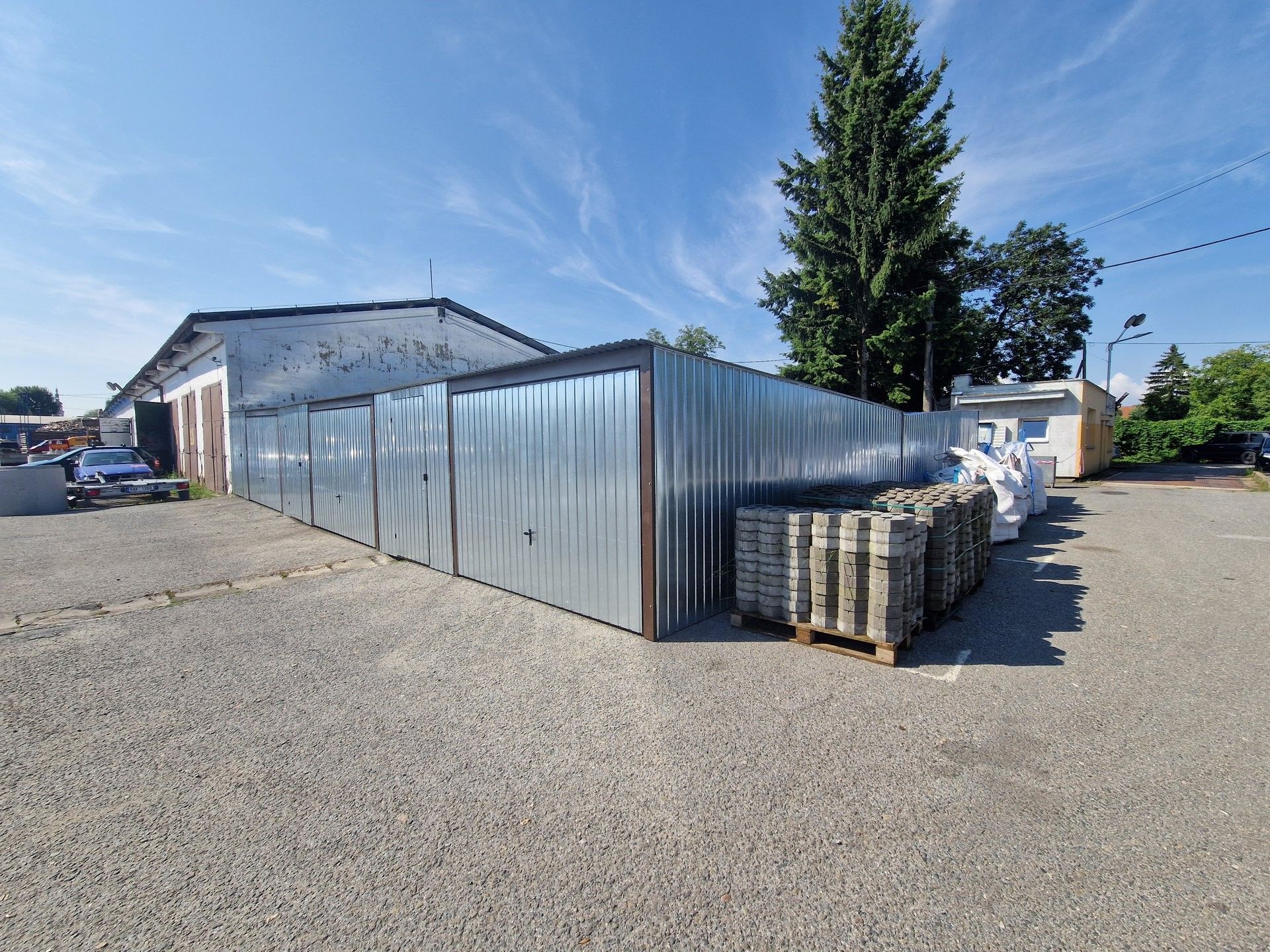 Garáže, Na Sezníku, Olomouc, 30 m²