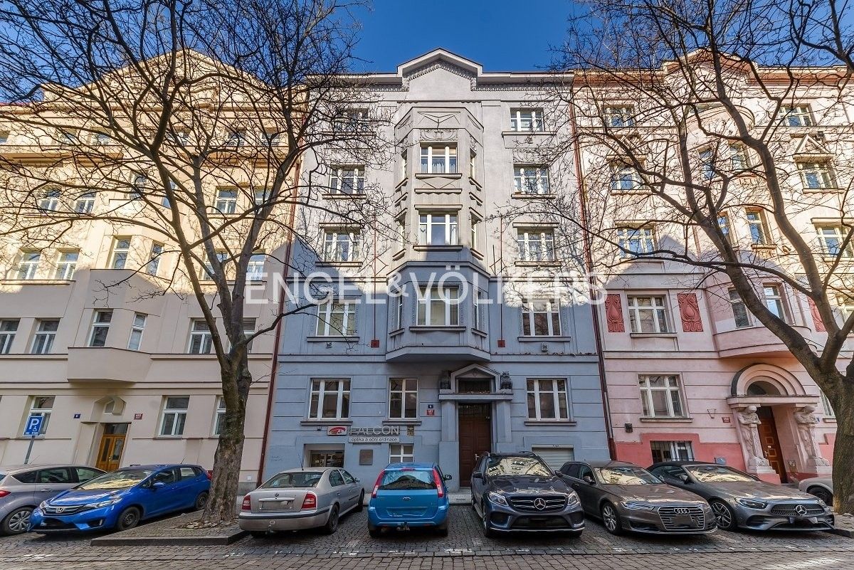 Prodej byt 3+1 - Národní obrany, Praha, 104 m²
