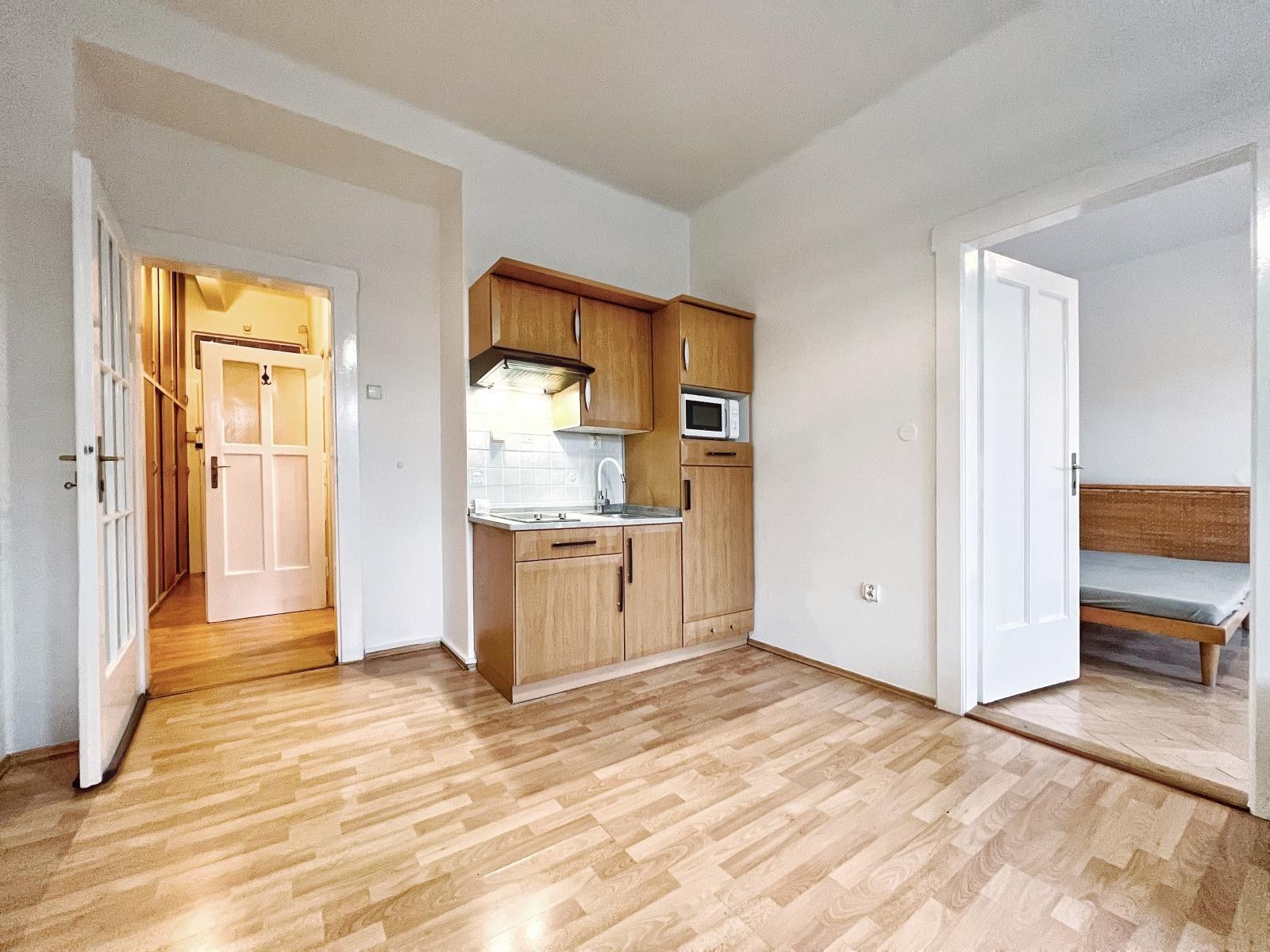 2+kk, Prouzova, Praha, 50 m²