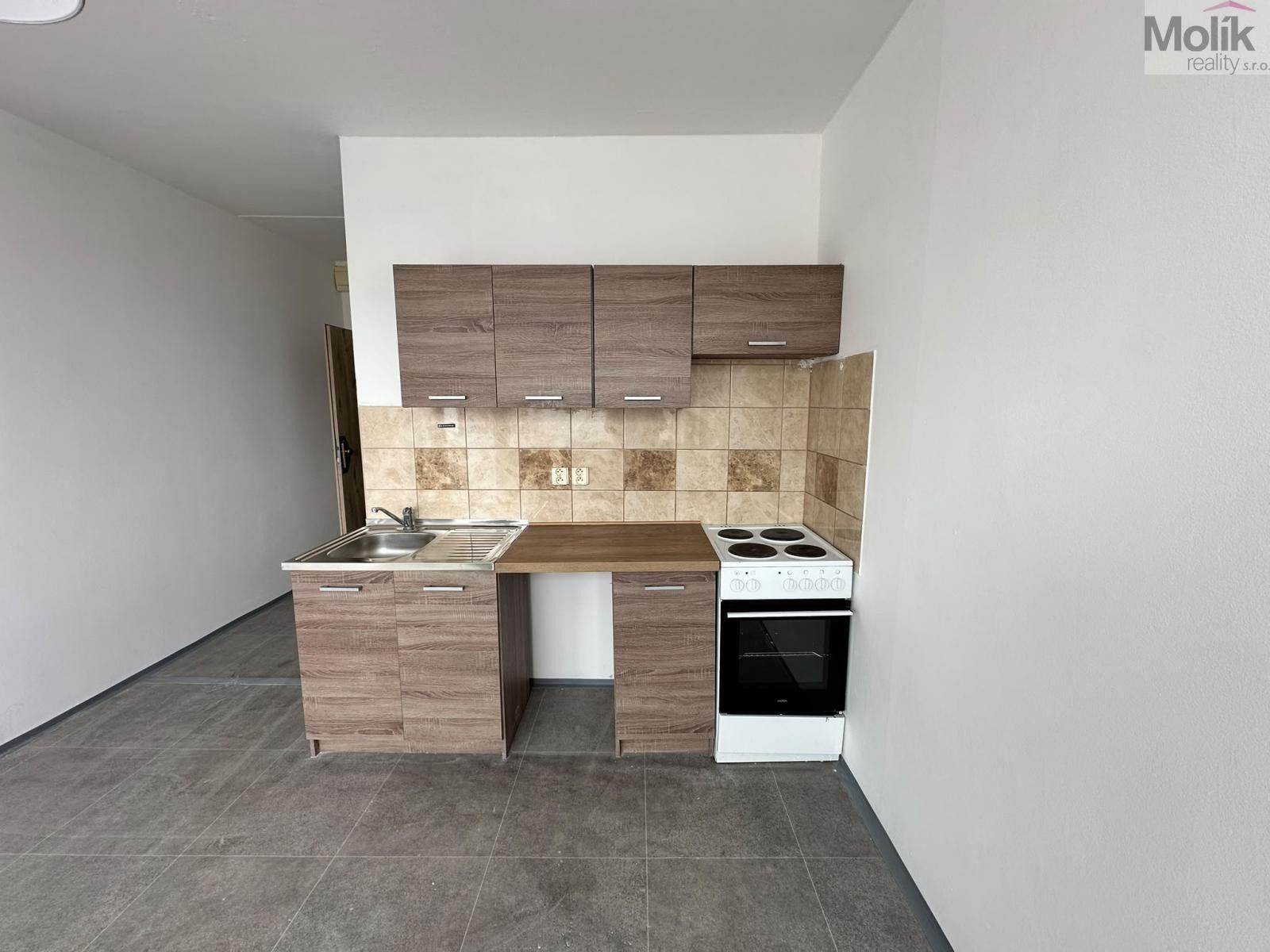 1+kk, M. G. Dobnera, Most, 21 m² - 2