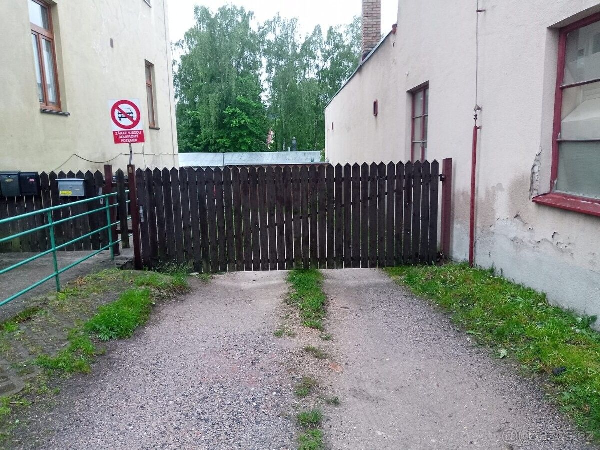 Garáže, Jablonec nad Nisou, 466 01