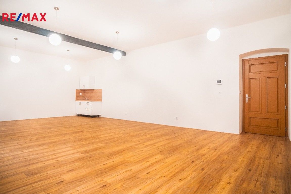 Pronájem kancelář - Jablonského, Plzeň, 52 m²