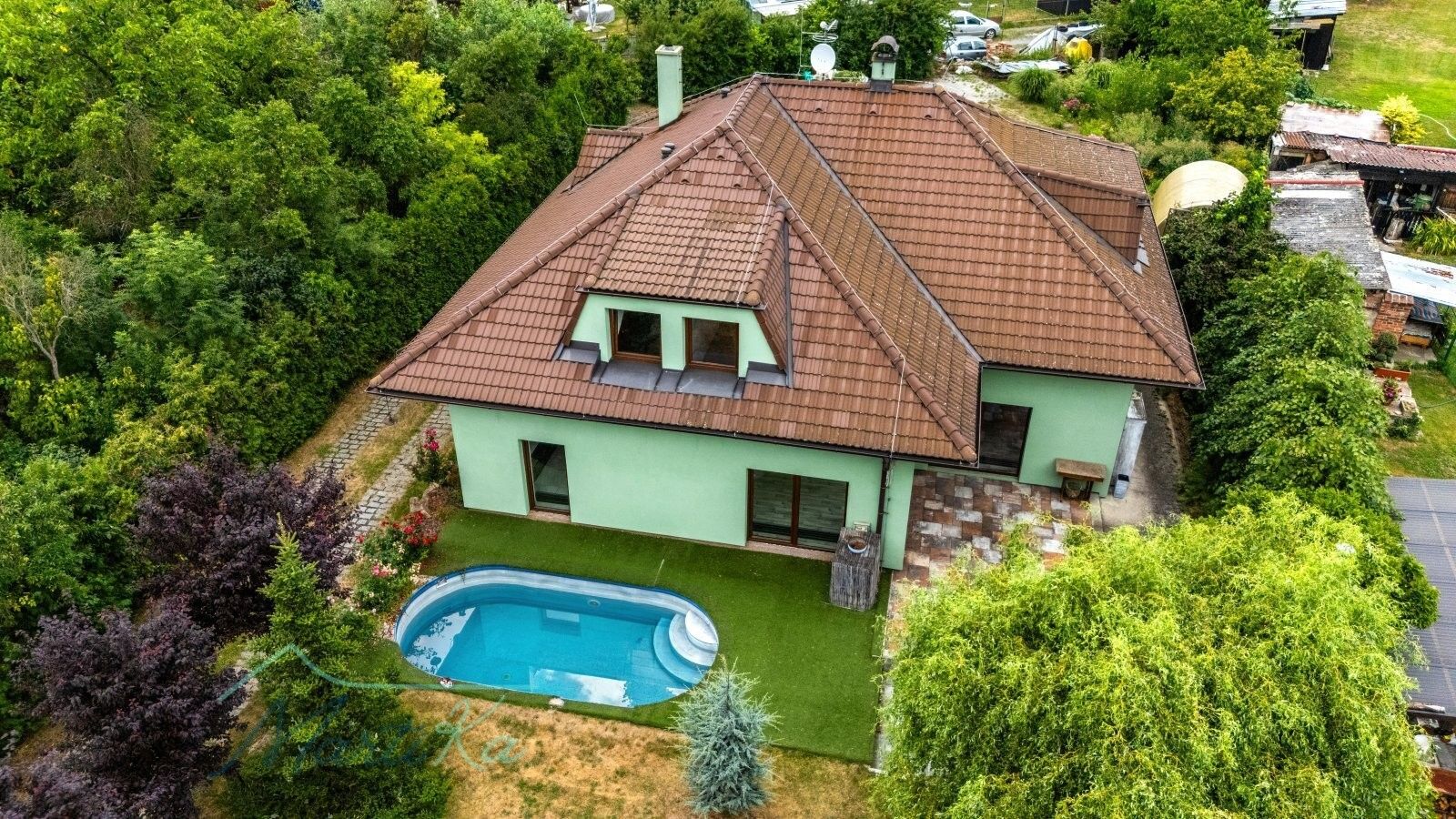Prodej rodinný dům - Husova 343, Neveklov, 238 m² - 1