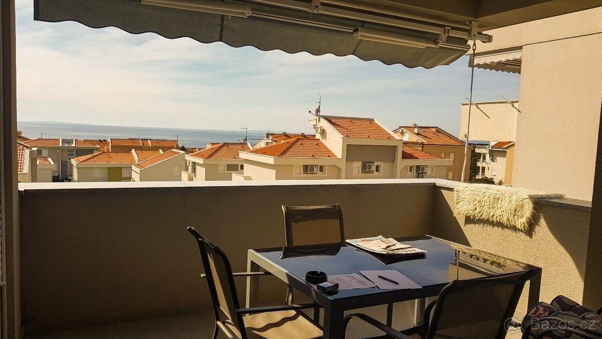 Byty, 987 66, Zahraničí