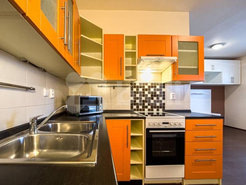 Pronájem byt 1+kk - Pod Školkou, Tlučná, 43 m²