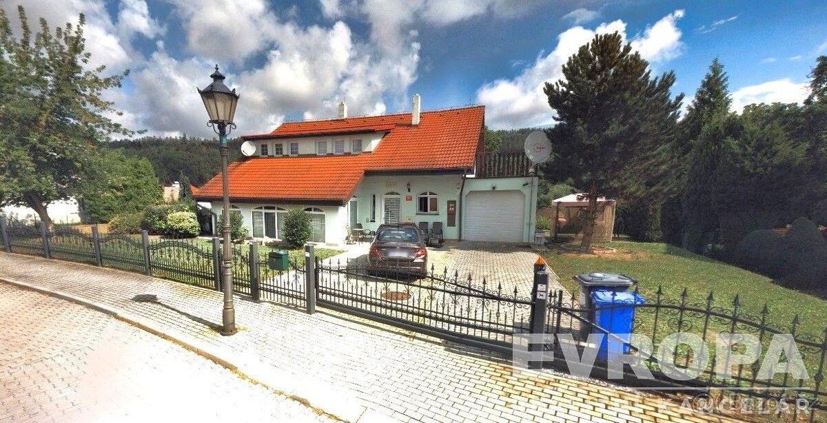 Prodej rodinný dům - Praha, 164 00