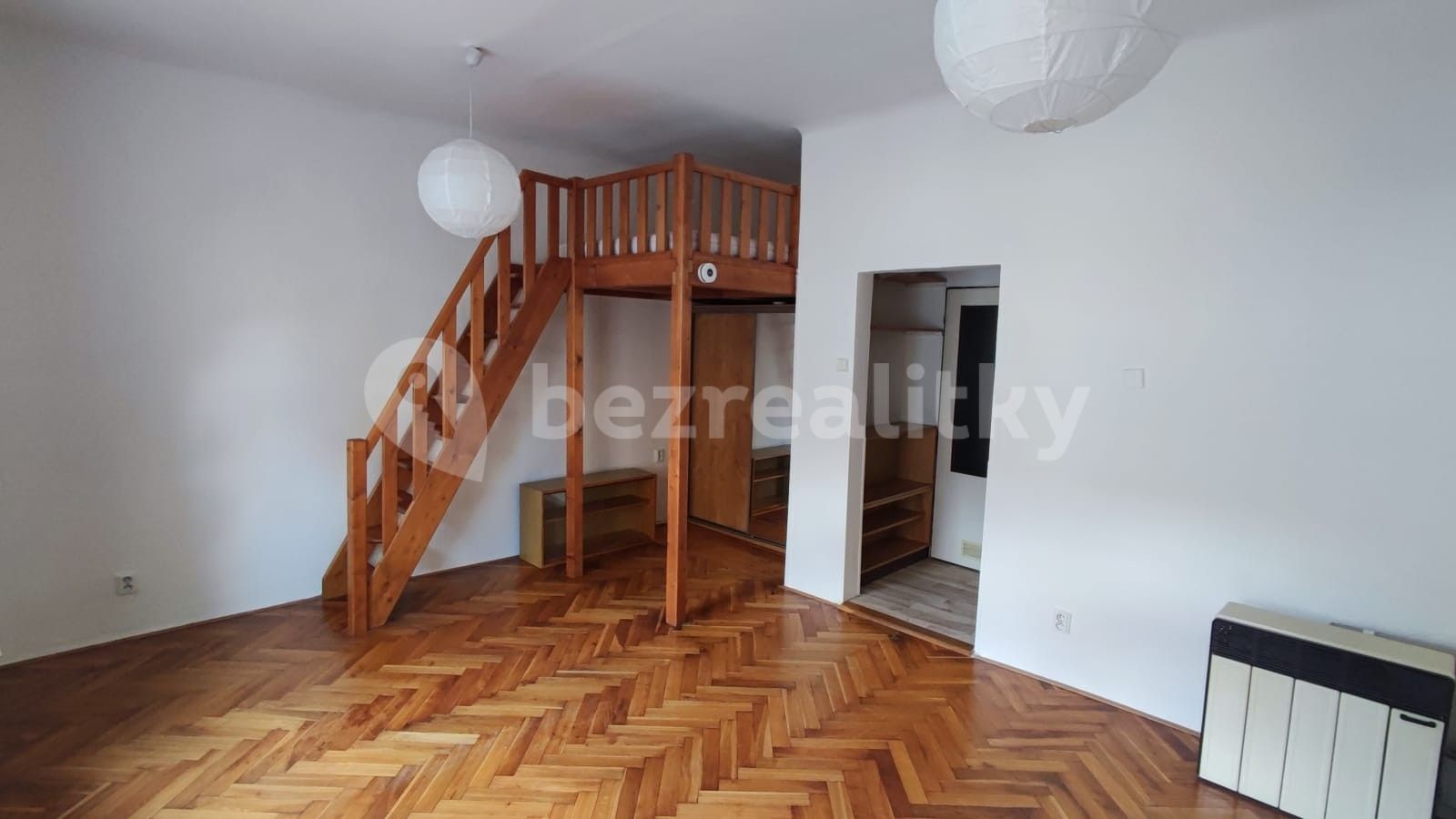1+1, Pod Vítkovem, Praha - Žižkov, 33 m² - 1